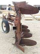 E-704  IH 4 Bottom Roll Over Plow