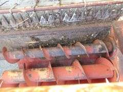 E-902 International 275 Swather