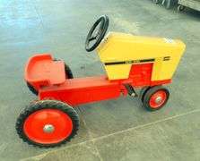 E-1120  Case Pedal Tractor