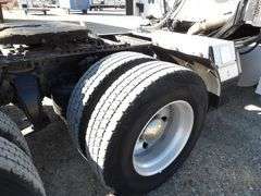 E-424 2012 Freightliner Cascadia Truck Tractor