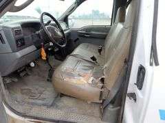E-173 2004 Ford F-250 Extended Cab Flatbed Pickup