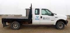 E-173 2004 Ford F-250 Extended Cab Flatbed Pickup