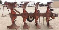 E-704  IH 4 Bottom Roll Over Plow