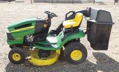 E-573 John Deere LA115 Riding Lawn Mower