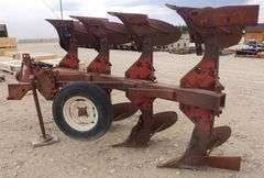 E-704  IH 4 Bottom Roll Over Plow