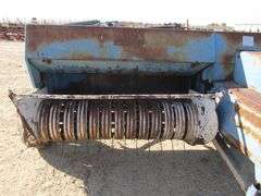 E-909  Ford 530 Baler