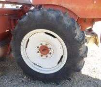 E-902 International 275 Swather