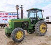 E-679 1976 John Deere 4430 Tractor