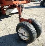 E-902 International 275 Swather