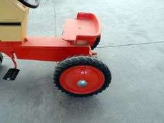 E-1120  Case Pedal Tractor