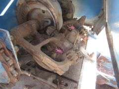 E-909  Ford 530 Baler