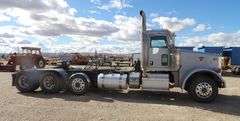 E-1063 2013 Peterbilt 367 4 Axle Truck Tractor