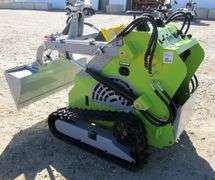 E-231 Land Hero Mini Skid Steer