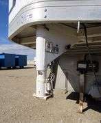 E-660 2001 Cherokee 24' LQ Horse Trailer