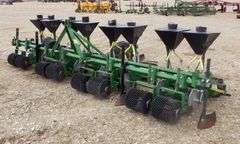 E-113 3-Point Onion Planter