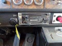 E-388  1990 Kenworth T600 Truck Tractor