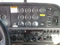 E-1063 2013 Peterbilt 367 4 Axle Truck Tractor