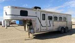 E-660 2001 Cherokee 24' LQ Horse Trailer