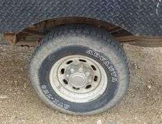 E-173 2004 Ford F-250 Extended Cab Flatbed Pickup