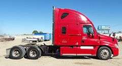 E-707 2010 Freightliner Cascadia Truck Tractor