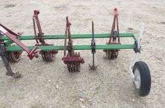 E-111  3-Point Crust Breaker