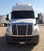 E-424 2012 Freightliner Cascadia Truck Tractor
