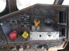 E-1188 1986 Freightliner Truck