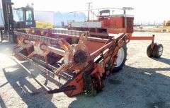 E-902 International 275 Swather