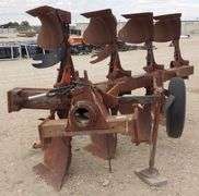 E-704  IH 4 Bottom Roll Over Plow