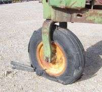 E-1051 1951 John Deere G Tractor