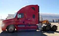 E-707 2010 Freightliner Cascadia Truck Tractor