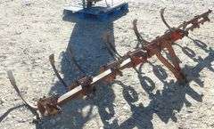 E-1037  3-Point Chisel Plow