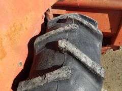 E-902 International 275 Swather