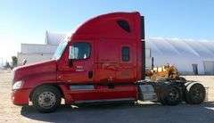 E-707 2010 Freightliner Cascadia Truck Tractor