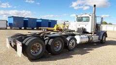 E-1063 2013 Peterbilt 367 4 Axle Truck Tractor