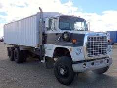 E-131 1986 Ford 8000 Commodity Truck