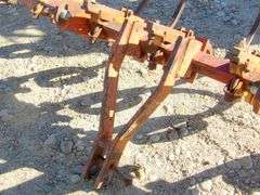 E-1037  3-Point Chisel Plow
