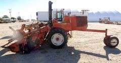 E-902 International 275 Swather