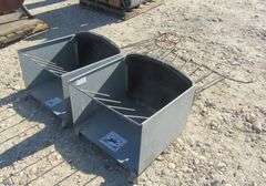 E-1108  Hang-On Feeders