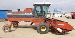 E-426 Heston 8400 Swather