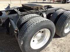 E-424 2012 Freightliner Cascadia Truck Tractor