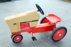 E-1120  Case Pedal Tractor