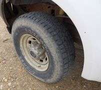 E-173 2004 Ford F-250 Extended Cab Flatbed Pickup