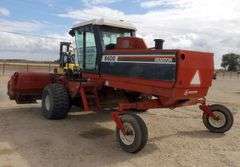 E-426 Heston 8400 Swather