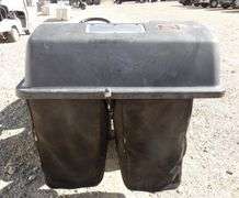 E-573 John Deere LA115 Riding Lawn Mower