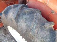 E-902 International 275 Swather