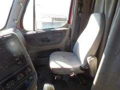 E-707 2010 Freightliner Cascadia Truck Tractor