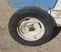 E-909  Ford 530 Baler