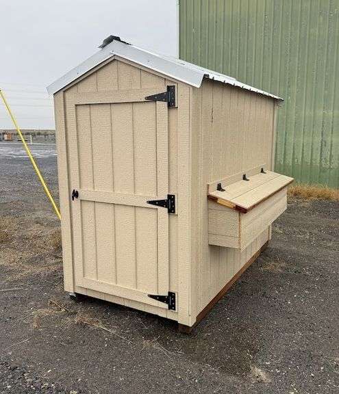 R-417 Enclosed Chicken Coop