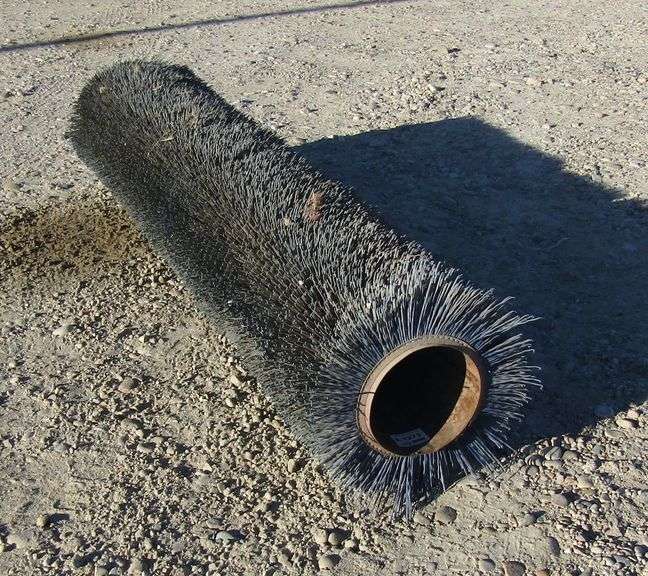 E-1273 Livestock Scratcher